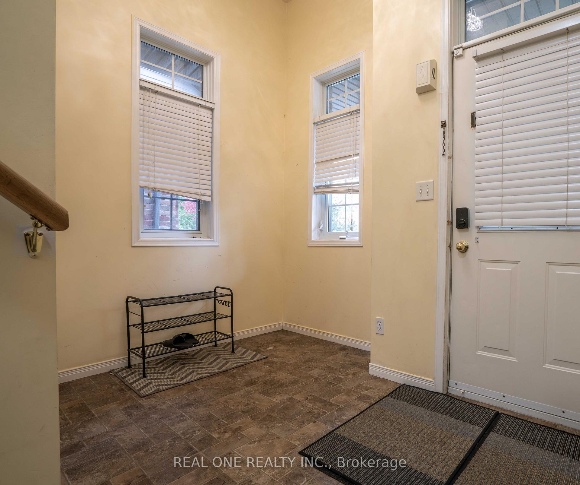 Photo 3 of 971 Creekside Drive, Waterloo, Erbsville/Laurelwood — HOMEH