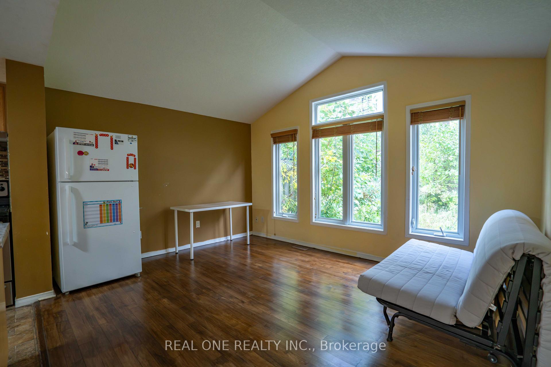 Photo 5 of 971 Creekside Drive, Waterloo, Erbsville/Laurelwood — HOMEH
