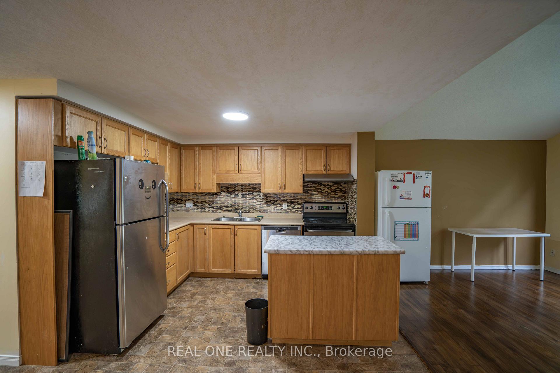 Photo 9 of 971 Creekside Drive, Waterloo, Erbsville/Laurelwood — HOMEH