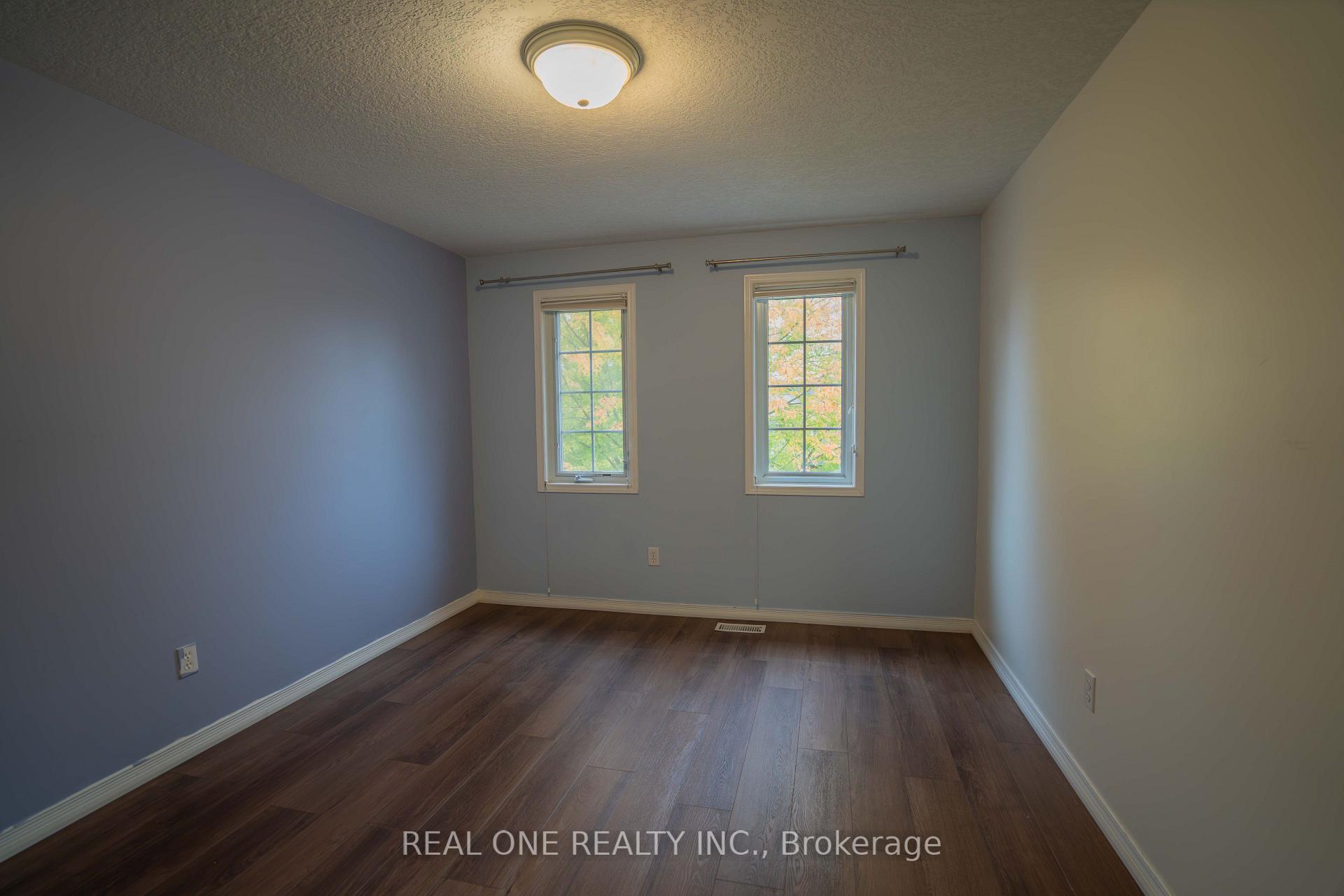 Photo 12 of 971 Creekside Drive, Waterloo, Erbsville/Laurelwood — HOMEH