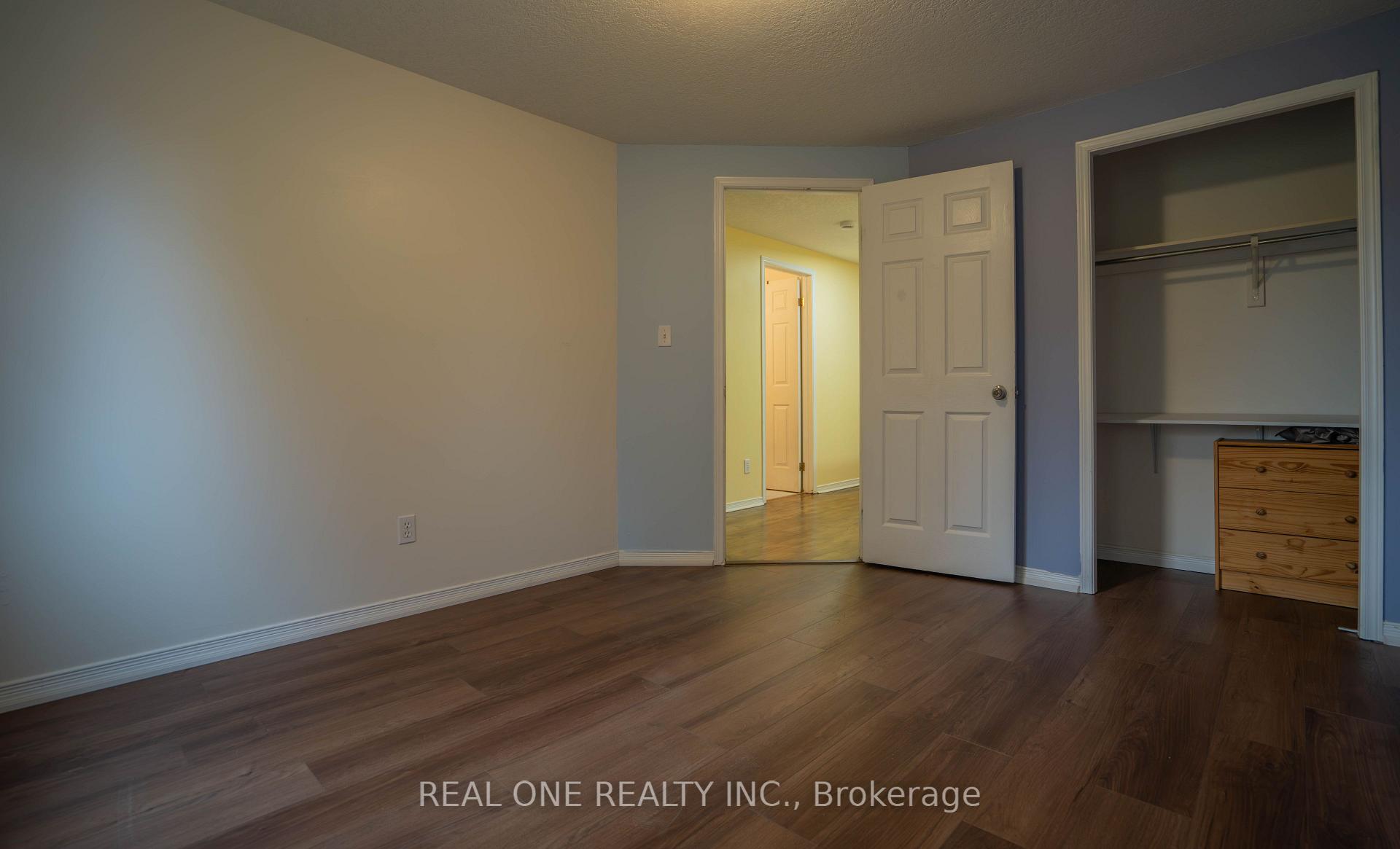Photo 13 of 971 Creekside Drive, Waterloo, Erbsville/Laurelwood — HOMEH