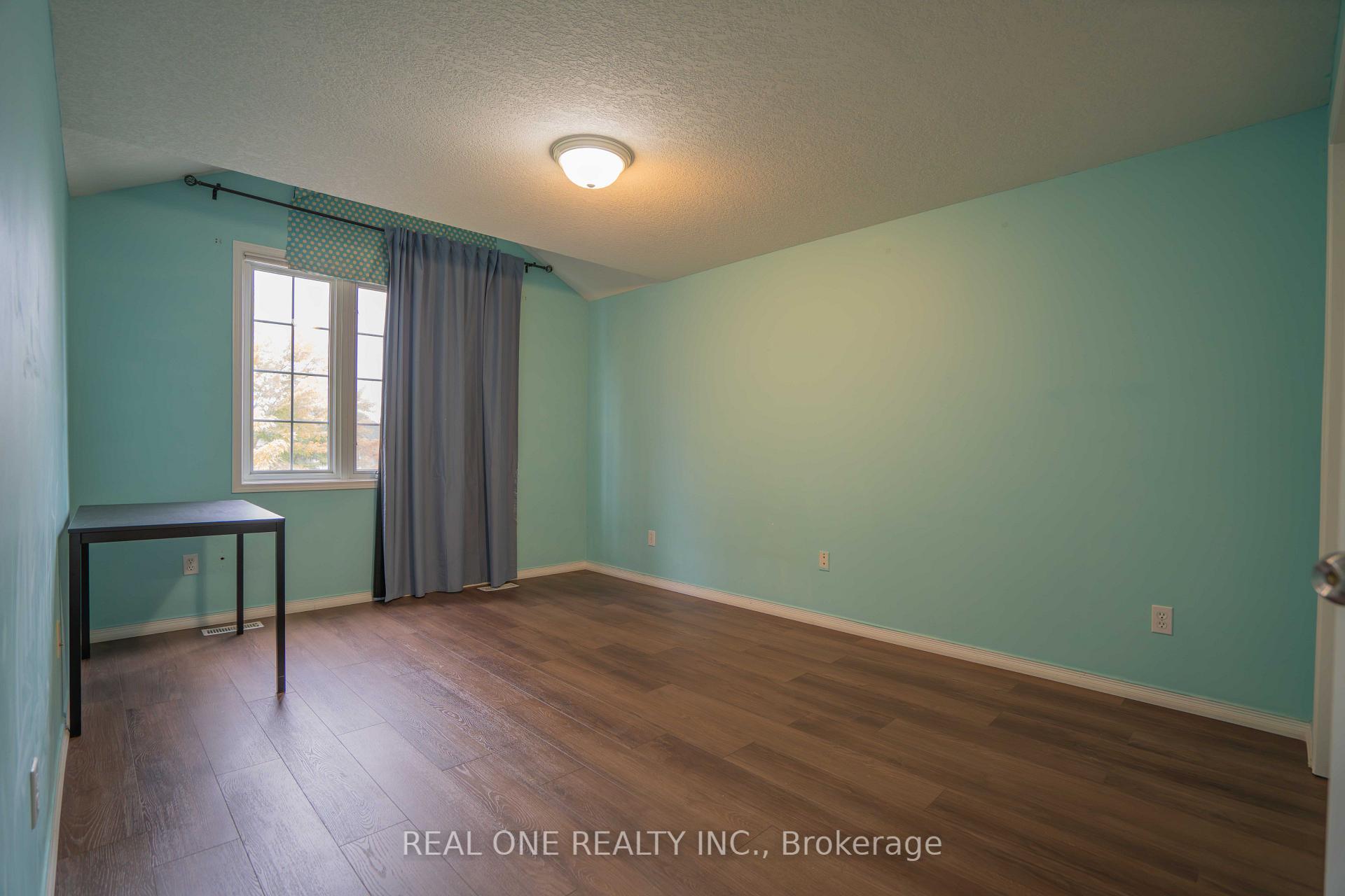 Photo 14 of 971 Creekside Drive, Waterloo, Erbsville/Laurelwood — HOMEH