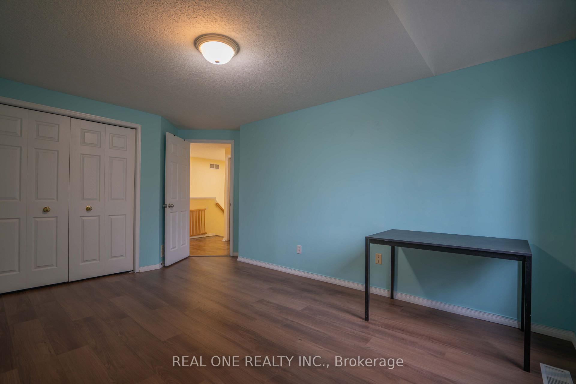 Photo 15 of 971 Creekside Drive, Waterloo, Erbsville/Laurelwood — HOMEH