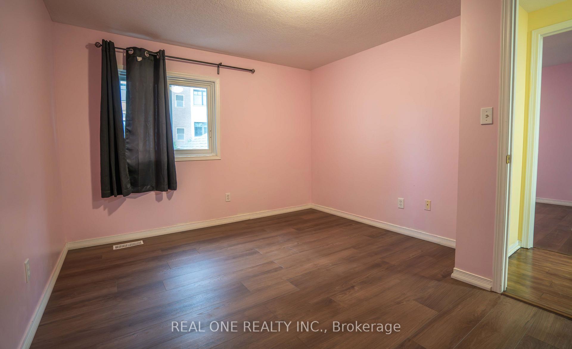 Photo 16 of 971 Creekside Drive, Waterloo, Erbsville/Laurelwood — HOMEH