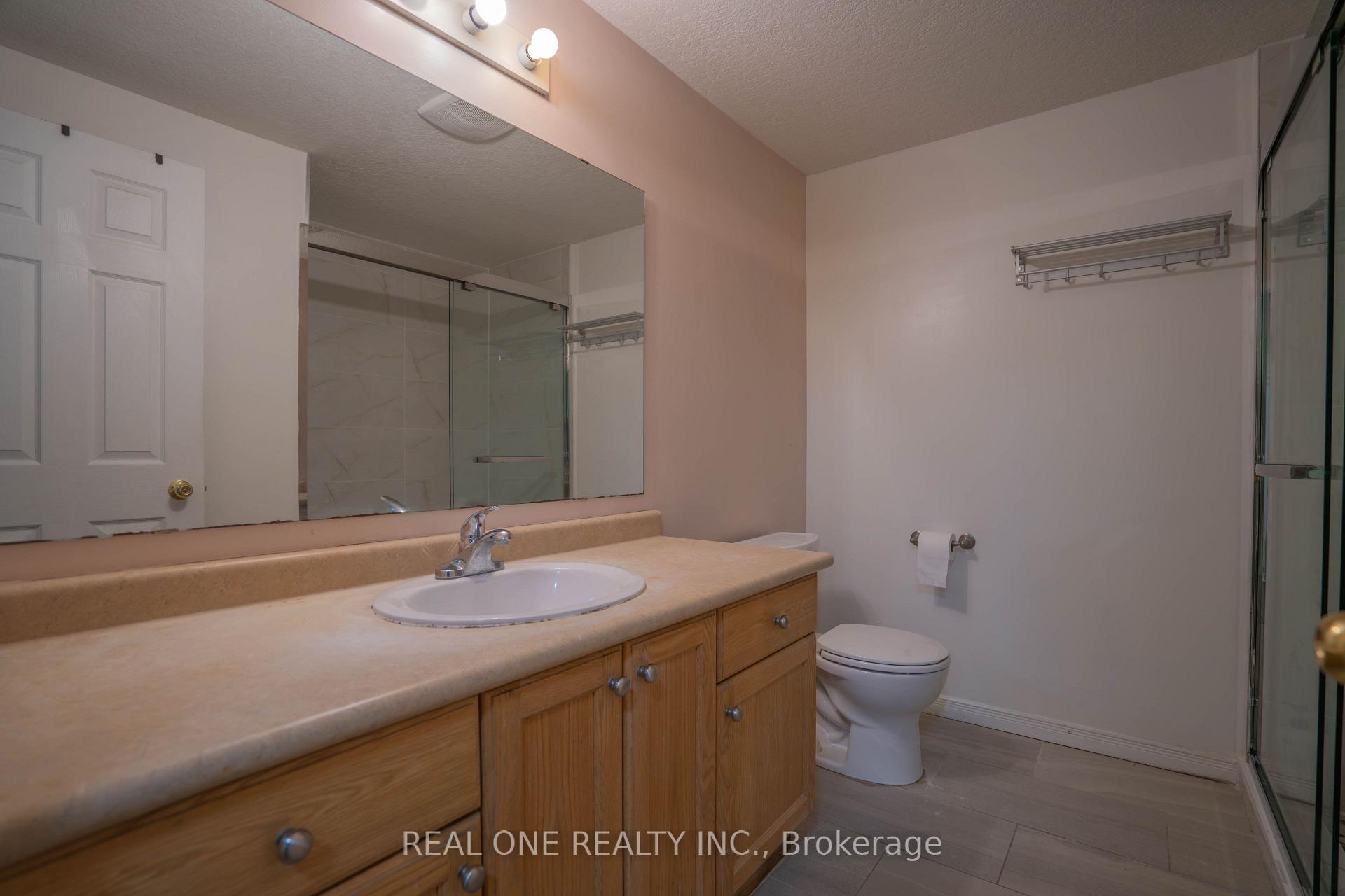 Photo 18 of 971 Creekside Drive, Waterloo, Erbsville/Laurelwood — HOMEH