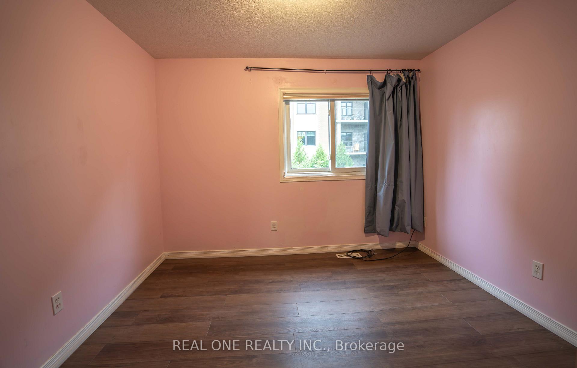 Photo 20 of 971 Creekside Drive, Waterloo, Erbsville/Laurelwood — HOMEH