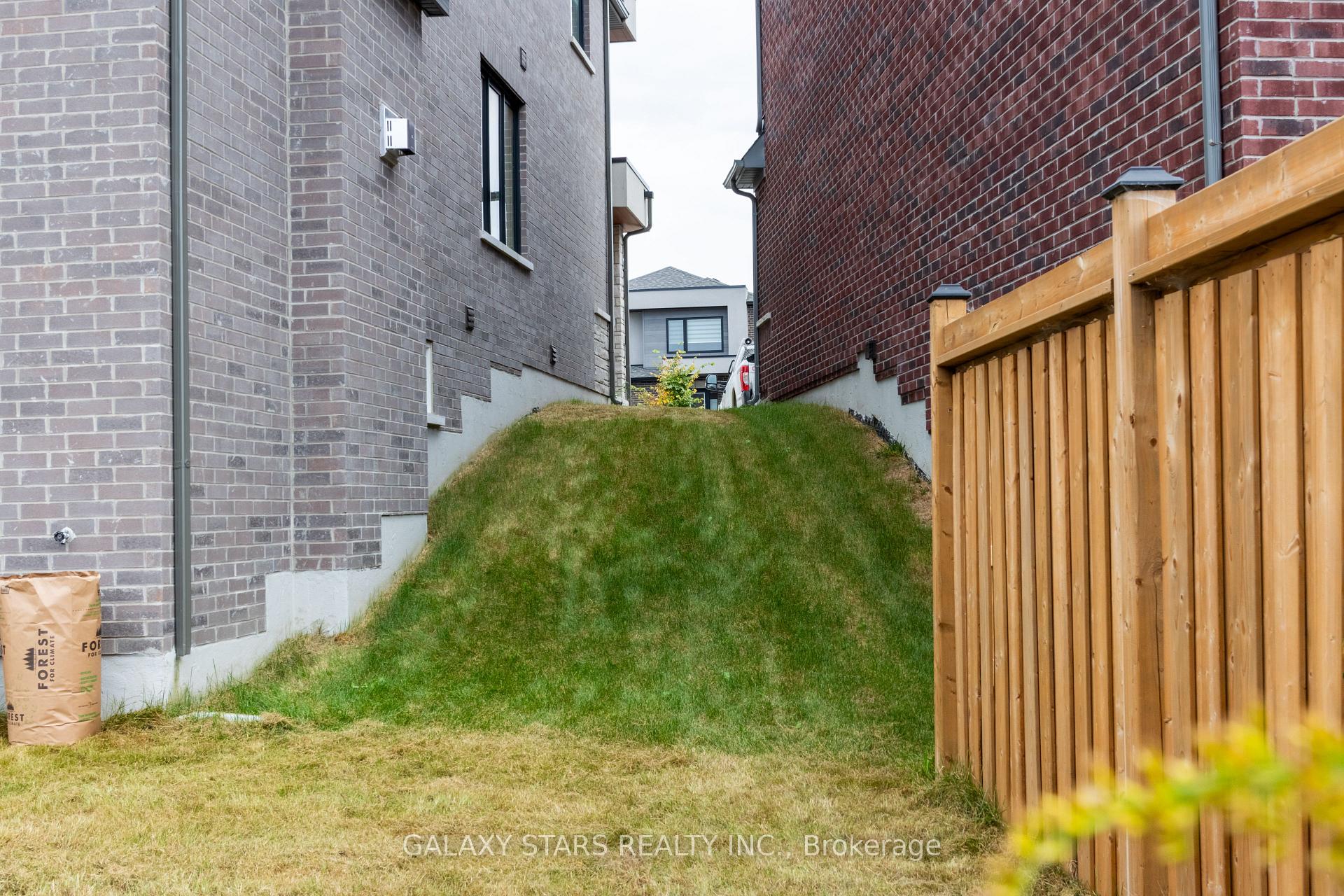 Photo 40 of 31 Hoad Street, Clarington, Newcastle — HOMEH