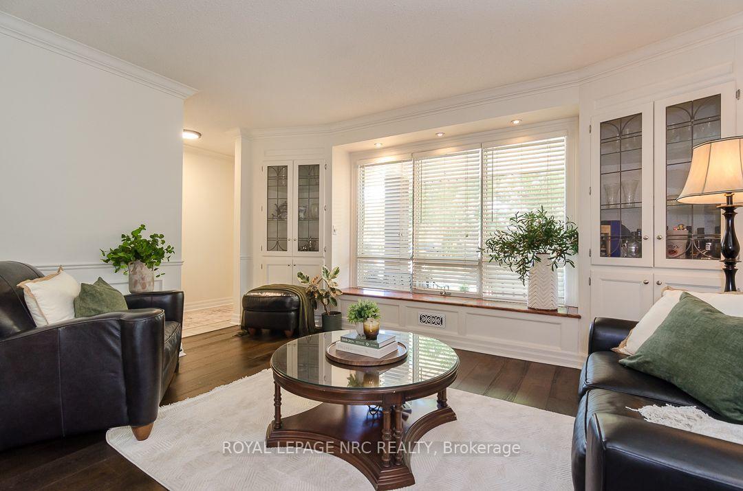 Photo 7 of 7979 Oakridge Drive, Niagara Falls, Mt. Carmel — HOMEH