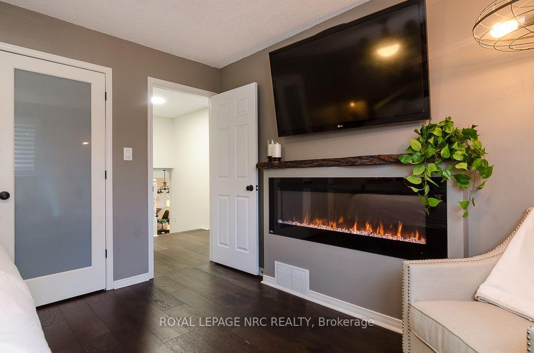 Photo 15 of 7979 Oakridge Drive, Niagara Falls, Mt. Carmel — HOMEH