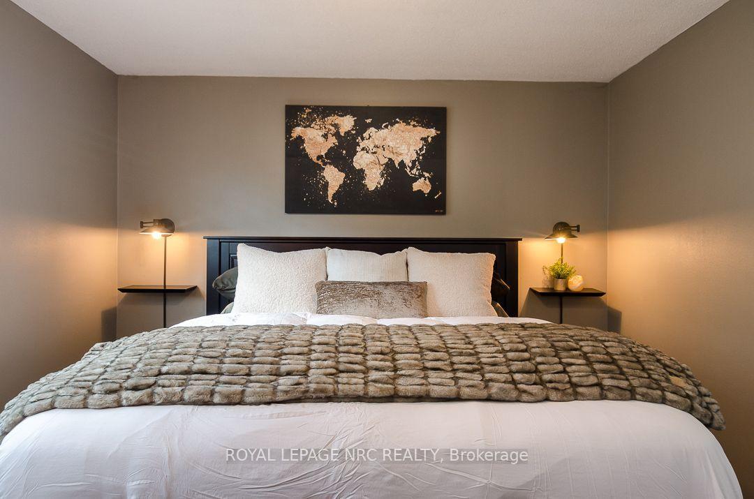 Photo 17 of 7979 Oakridge Drive, Niagara Falls, Mt. Carmel — HOMEH