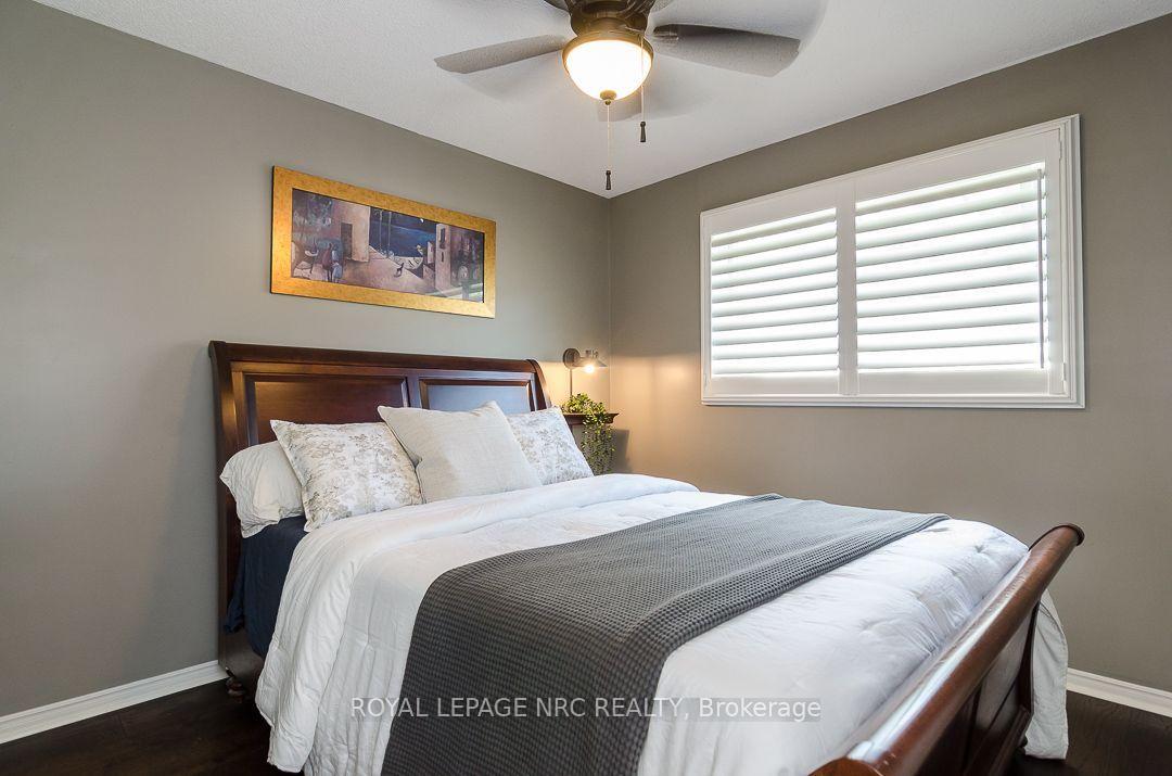 Photo 18 of 7979 Oakridge Drive, Niagara Falls, Mt. Carmel — HOMEH