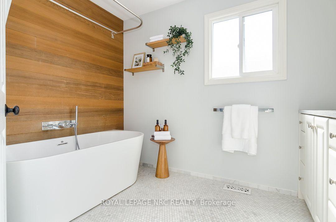 Photo 21 of 7979 Oakridge Drive, Niagara Falls, Mt. Carmel — HOMEH