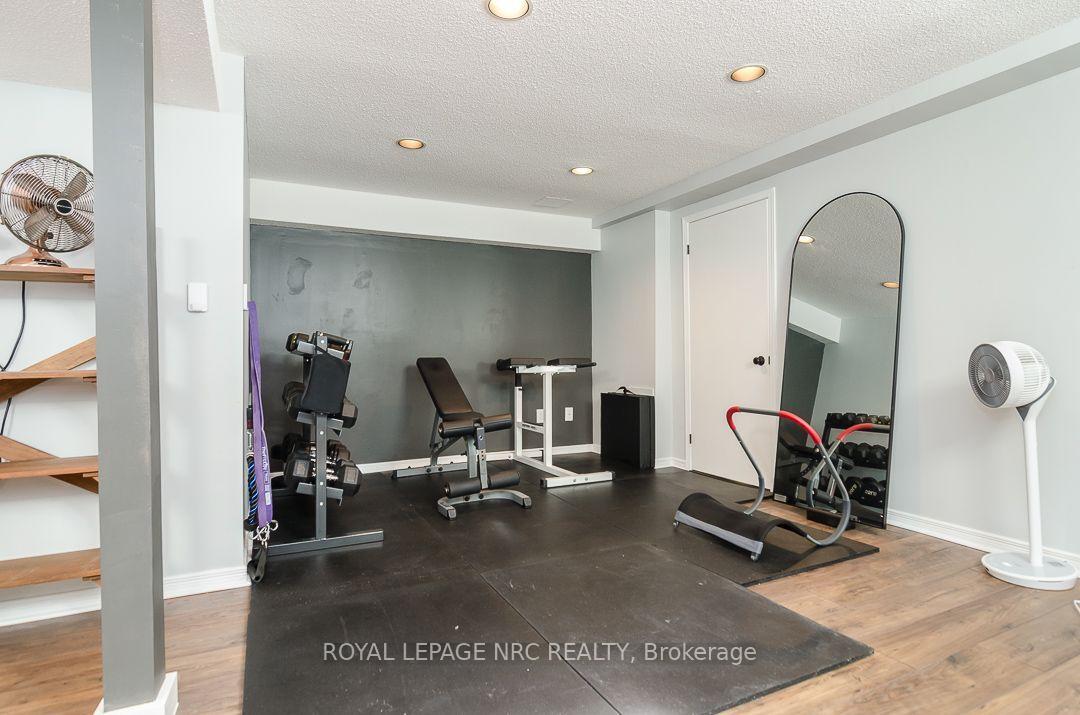Photo 32 of 7979 Oakridge Drive, Niagara Falls, Mt. Carmel — HOMEH