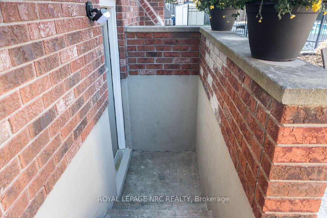 Photo 33 of 7979 Oakridge Drive, Niagara Falls, Mt. Carmel — HOMEH