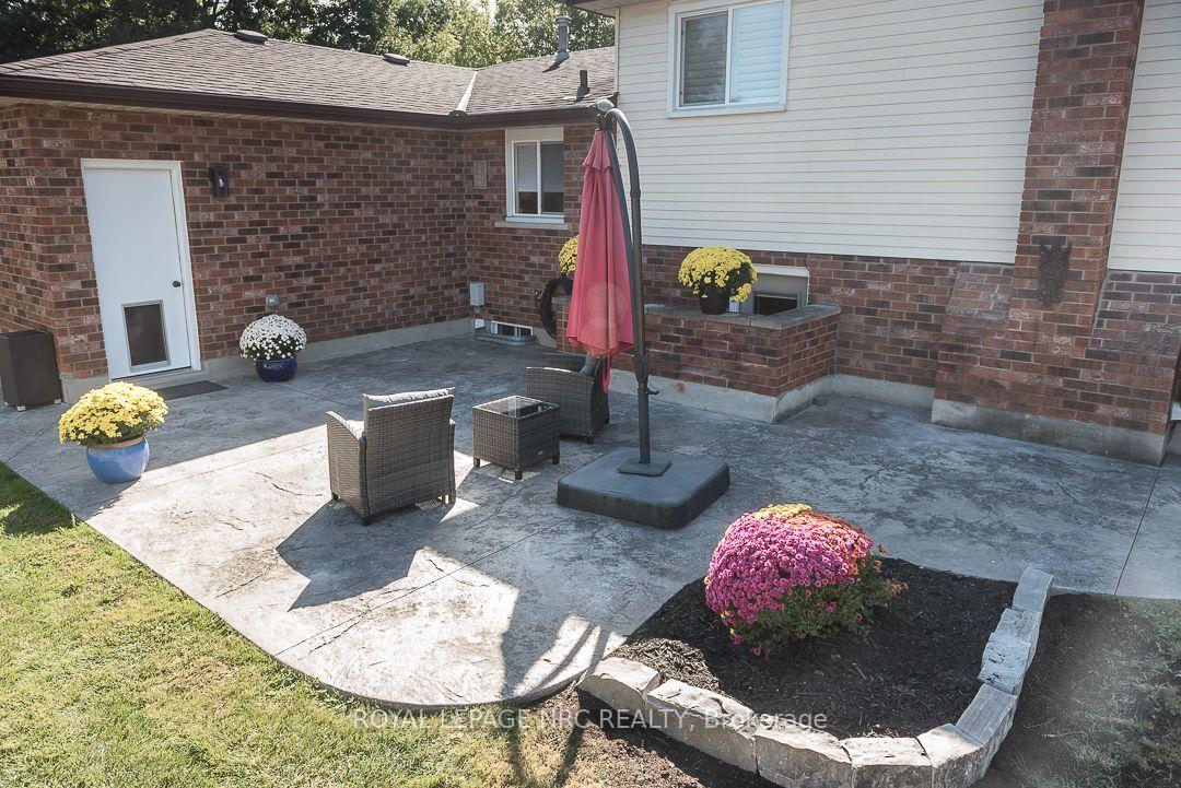 Photo 35 of 7979 Oakridge Drive, Niagara Falls, Mt. Carmel — HOMEH