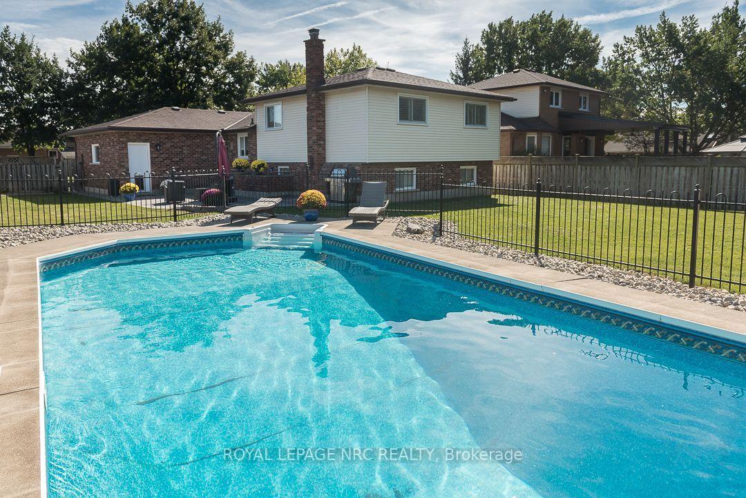 Photo 37 of 7979 Oakridge Drive, Niagara Falls, Mt. Carmel — HOMEH