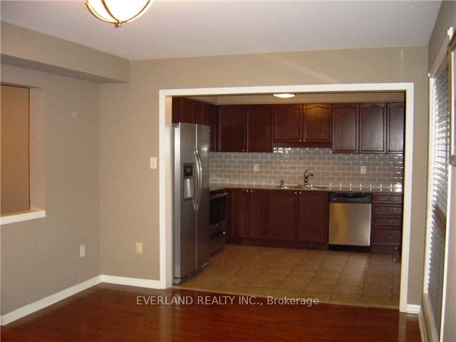 Photo 3 of 2344 Proudfoot Trail, Oakville, West Oak Trails — HOMEH