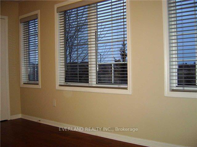 Photo 12 of 2344 Proudfoot Trail, Oakville, West Oak Trails — HOMEH