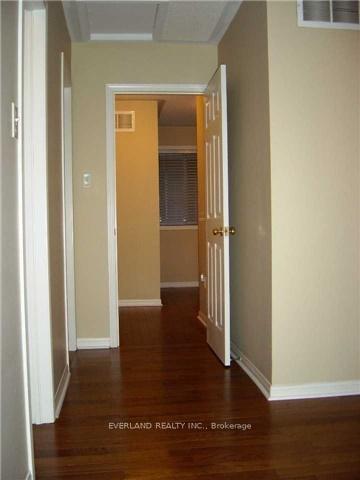 Photo 14 of 2344 Proudfoot Trail, Oakville, West Oak Trails — HOMEH