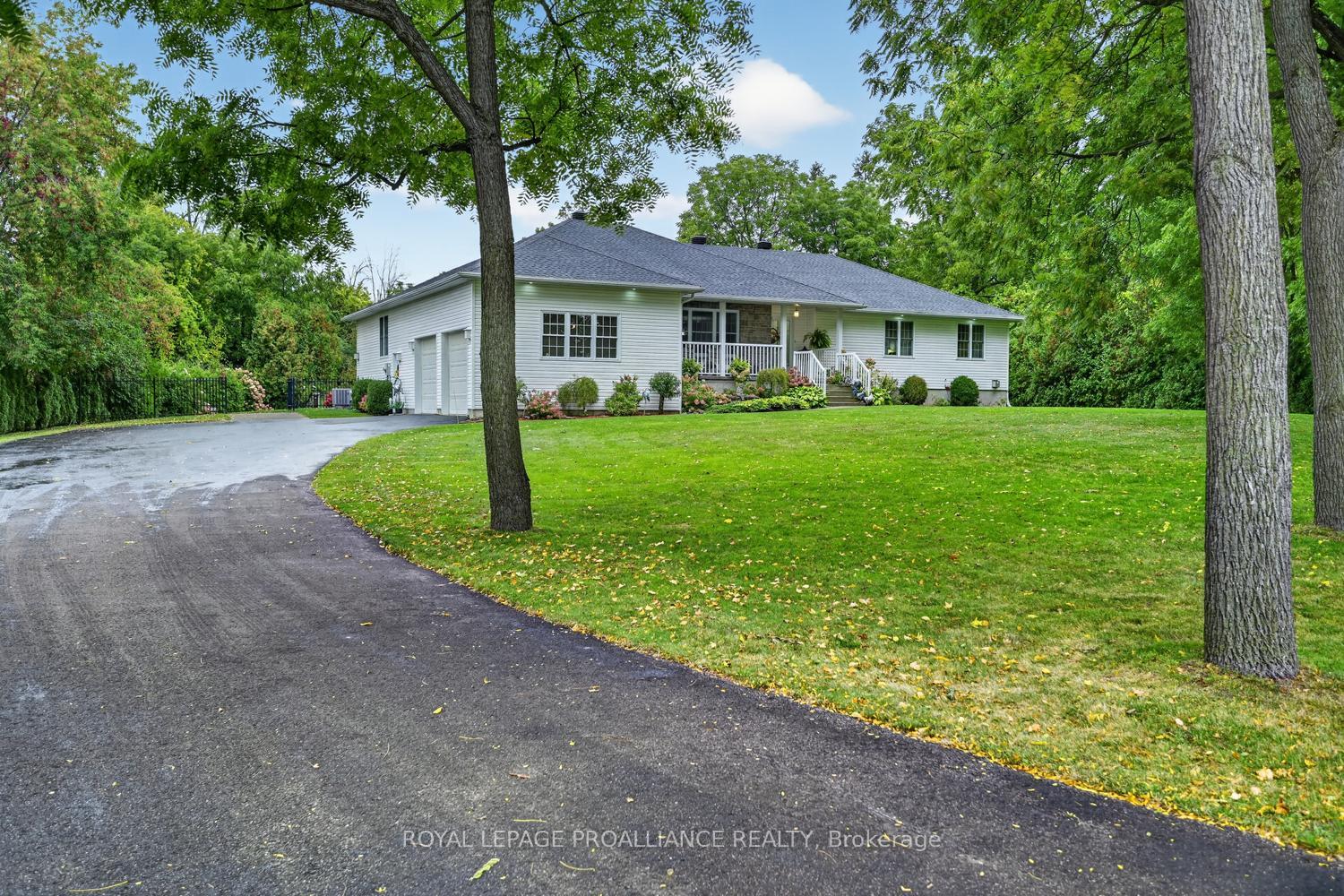 Photo 2 of 1294 County Rd 2 E, Augusta, Augusta Twp — HOMEH