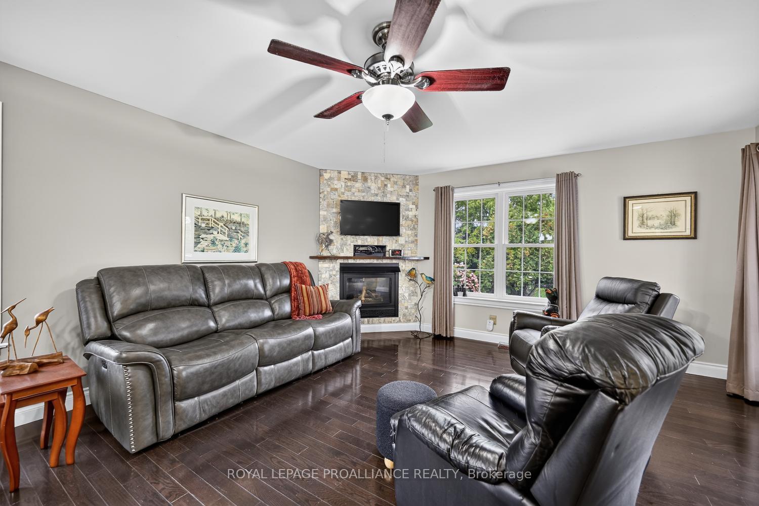Photo 15 of 1294 County Rd 2 E, Augusta, Augusta Twp — HOMEH