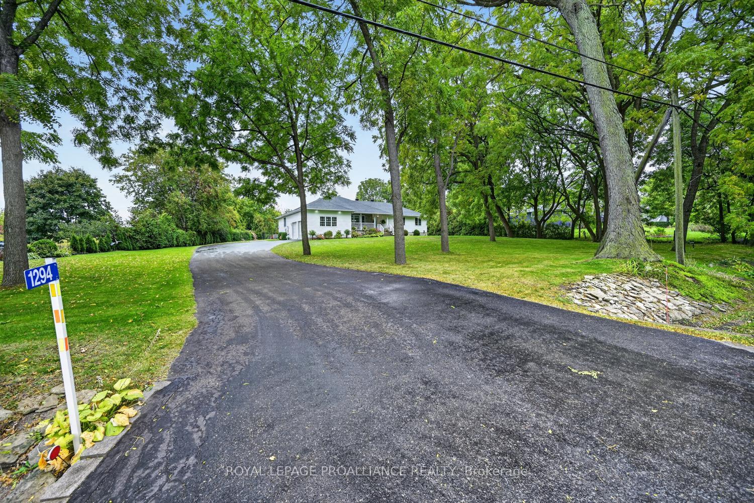 Photo 32 of 1294 County Rd 2 E, Augusta, Augusta Twp — HOMEH