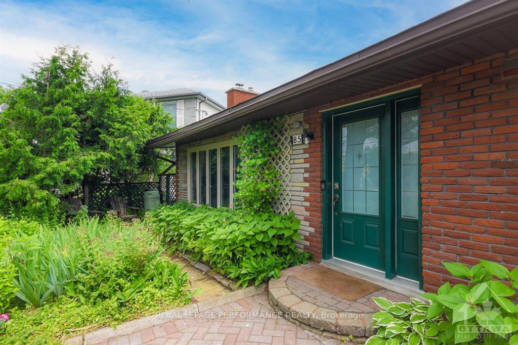 Photo 2 of 85 Crownhill Street, Ottawa, Cardinal Heights — HOMEH