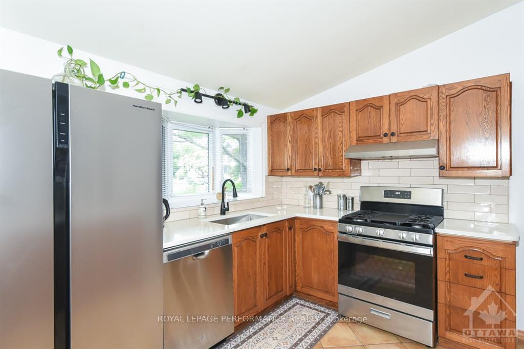 Photo 11 of 85 Crownhill Street, Ottawa, Cardinal Heights — HOMEH