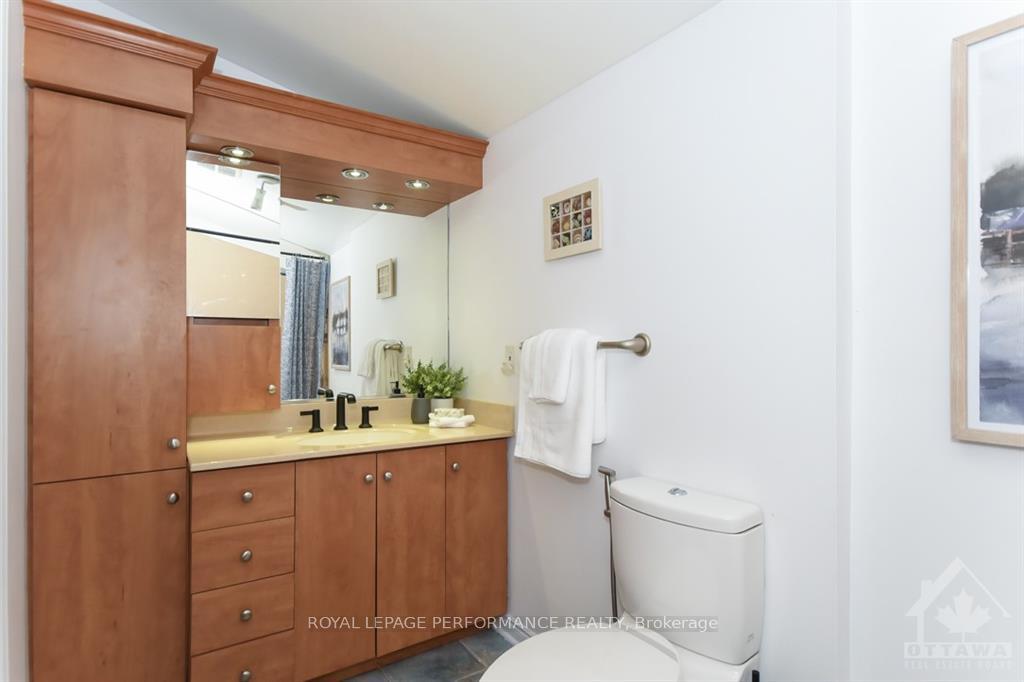 Photo 16 of 85 Crownhill Street, Ottawa, Cardinal Heights — HOMEH