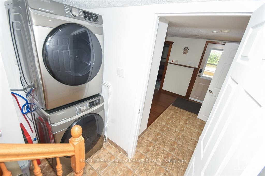 Photo 22 of 85 Crownhill Street, Ottawa, Cardinal Heights — HOMEH