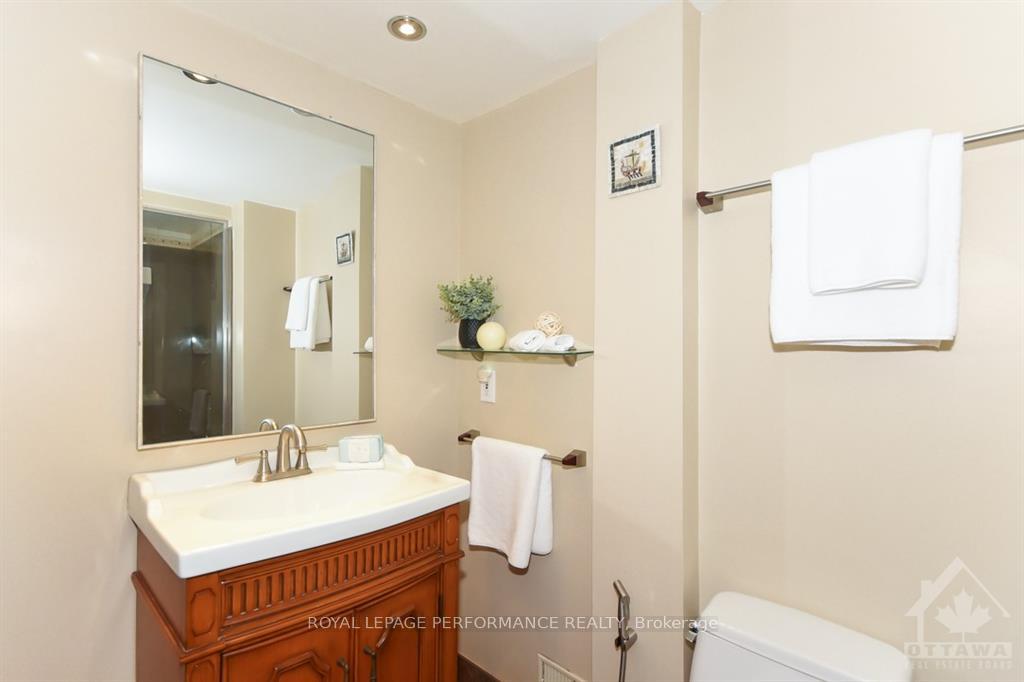 Photo 23 of 85 Crownhill Street, Ottawa, Cardinal Heights — HOMEH