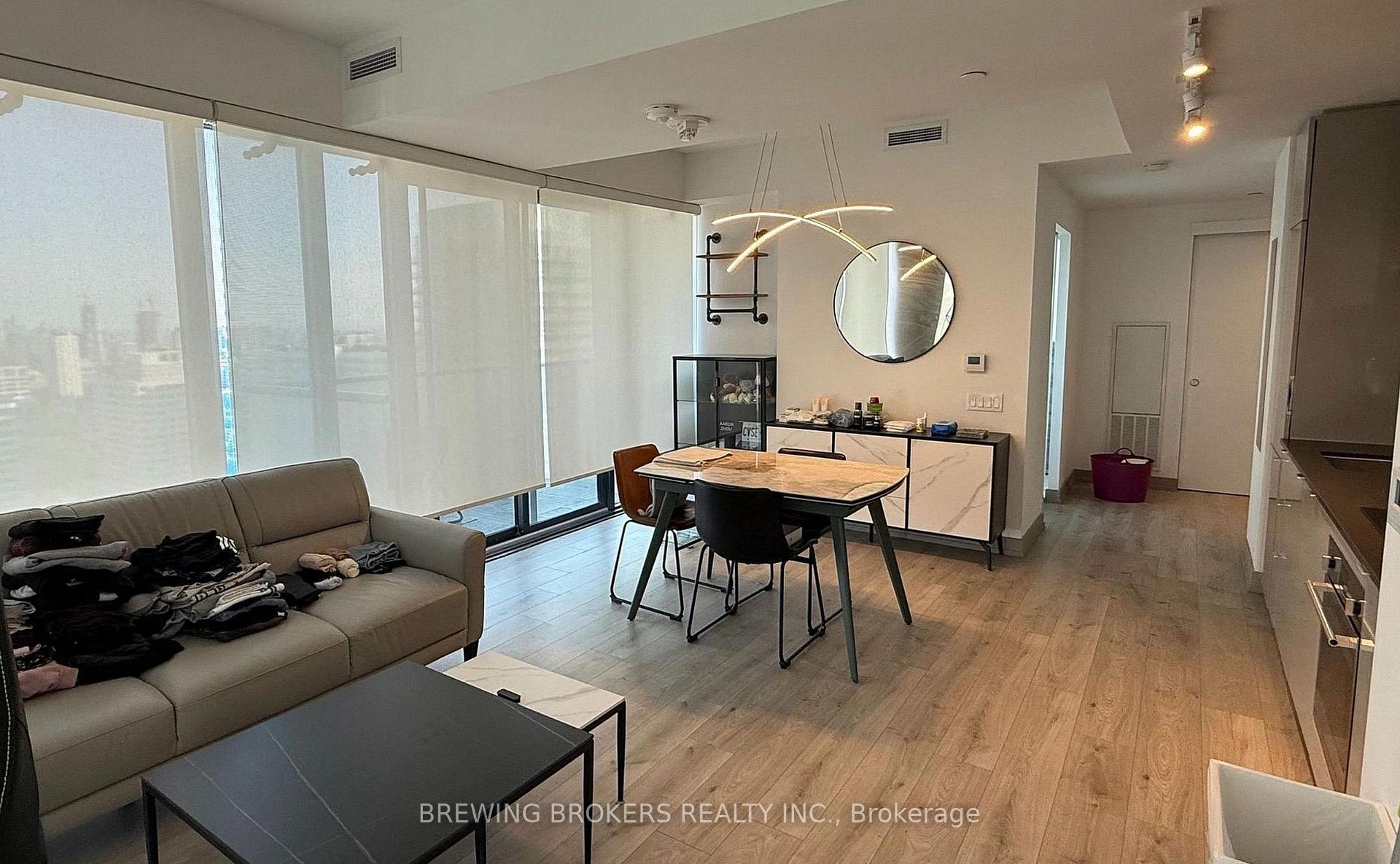 Photo 3 of Unit 3209, 161 Roehampton Avenue, Toronto, Mount Pleasant West — HOMEH