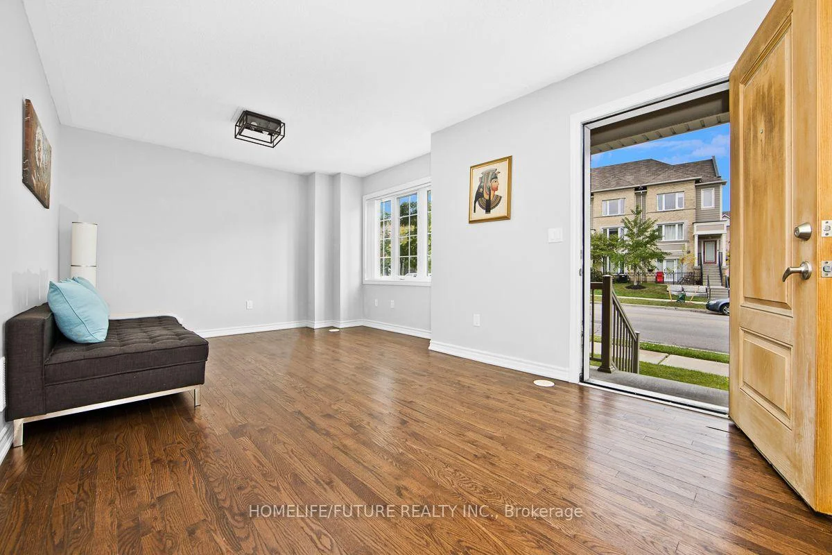 Photo 6 of Unit 7, 3170 Boxford Crescent, Mississauga, Churchill Meadows — HOMEH