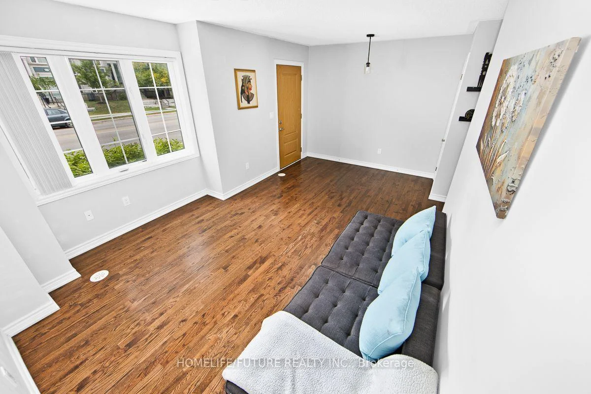 Photo 8 of Unit 7, 3170 Boxford Crescent, Mississauga, Churchill Meadows — HOMEH