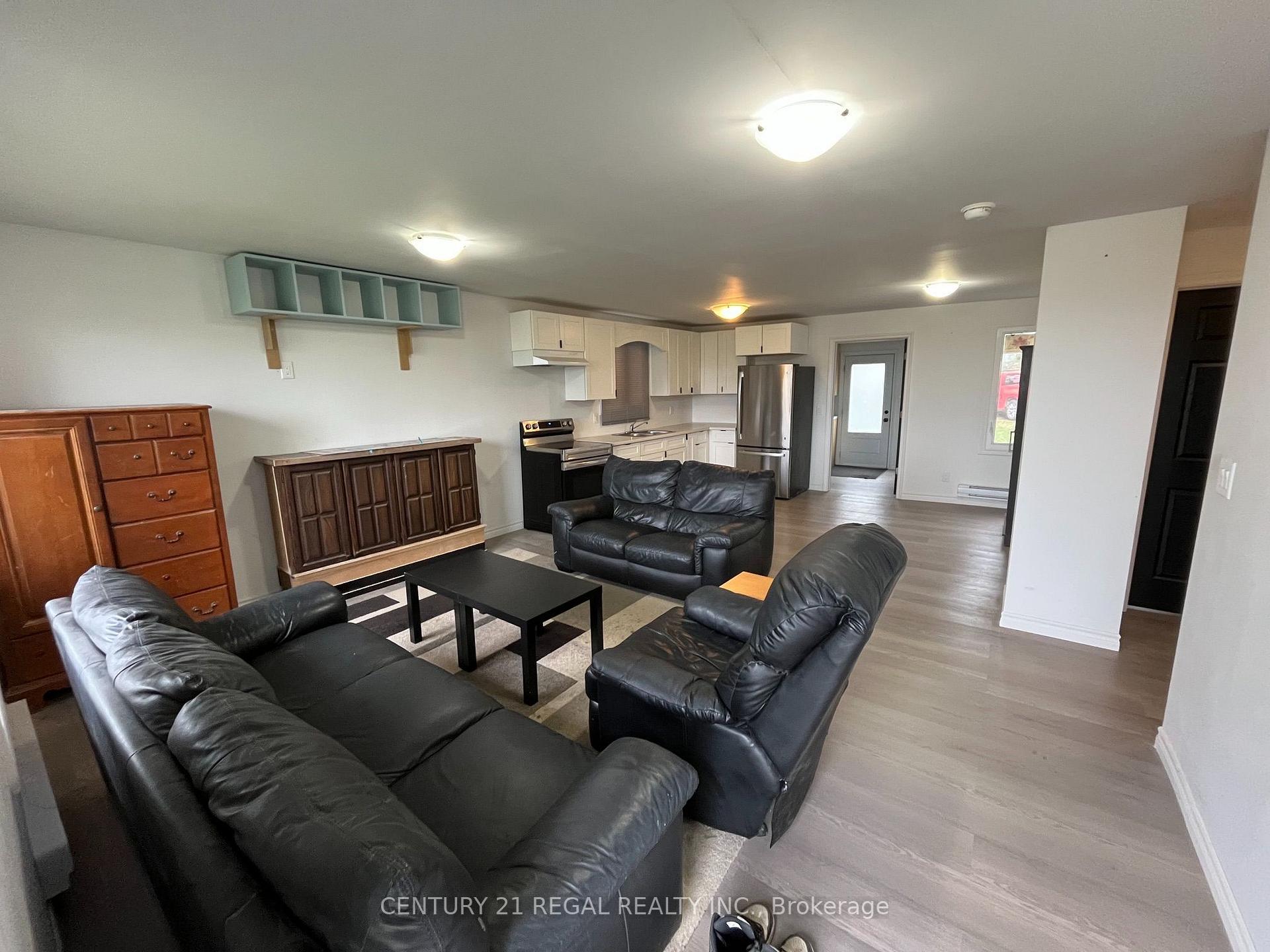 Photo 3 of 784 Nebo Road, Hamilton, Rural Glanbrook — HOMEH
