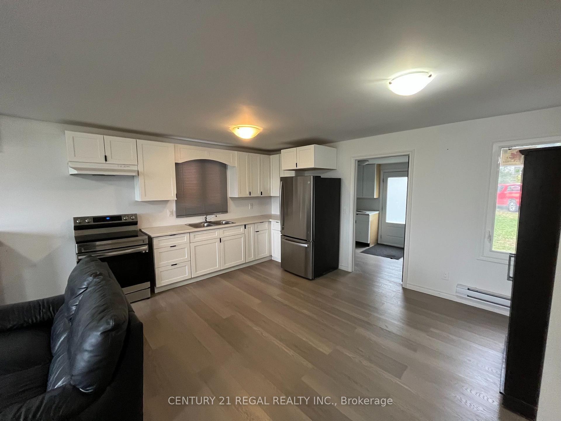 Photo 4 of 784 Nebo Road, Hamilton, Rural Glanbrook — HOMEH