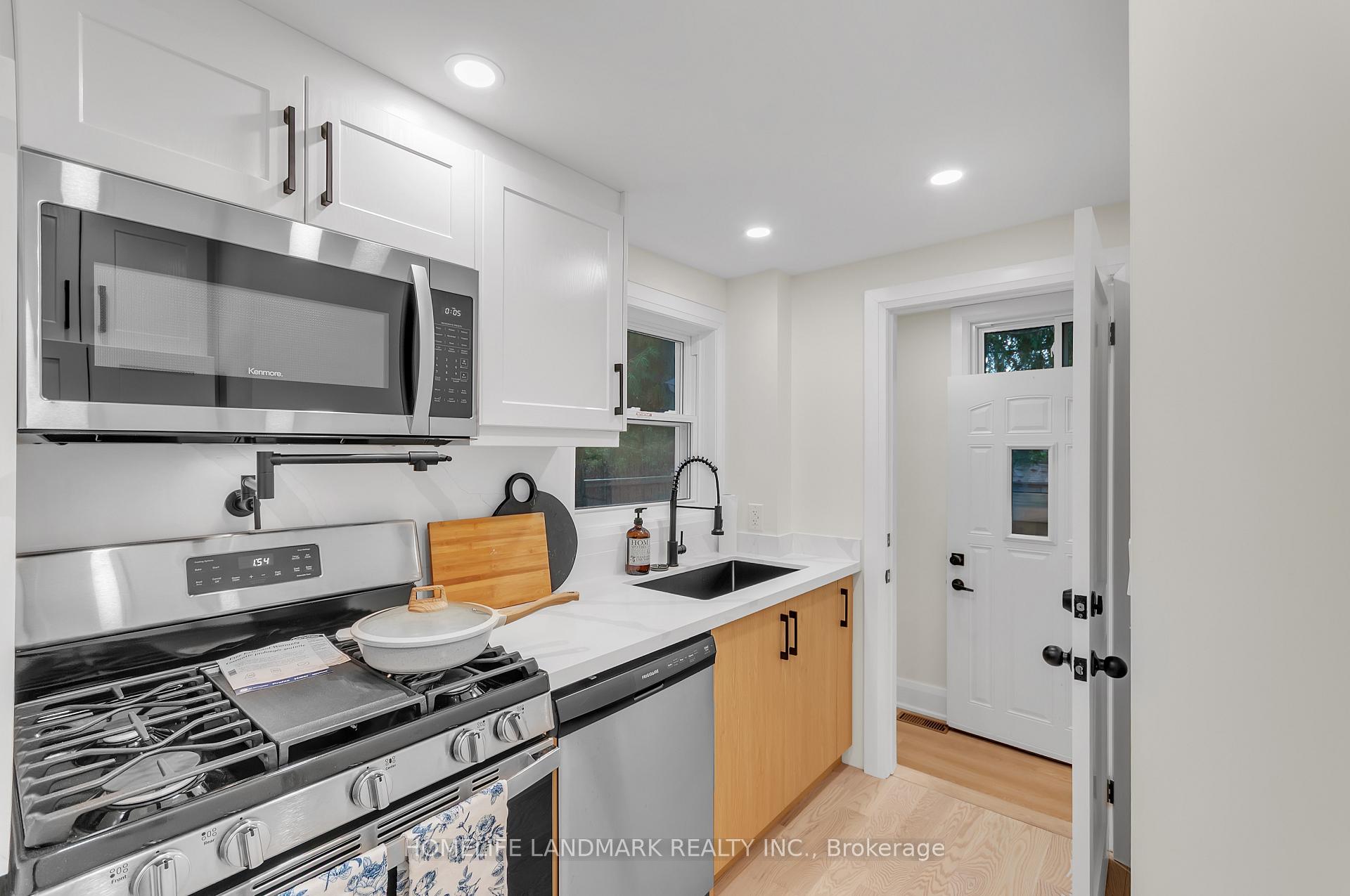 Photo 8 of 26 Queensdale Avenue, Toronto, Danforth Village-East York — HOMEH