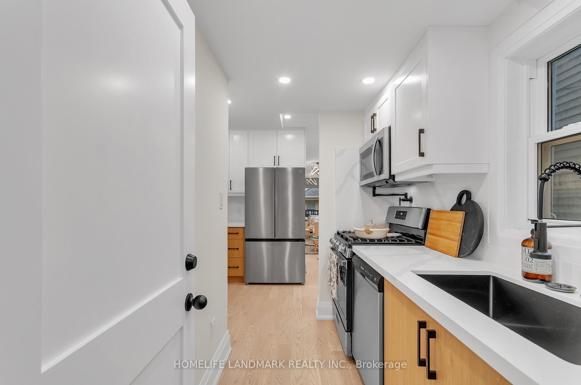 Photo 9 of 26 Queensdale Avenue, Toronto, Danforth Village-East York — HOMEH