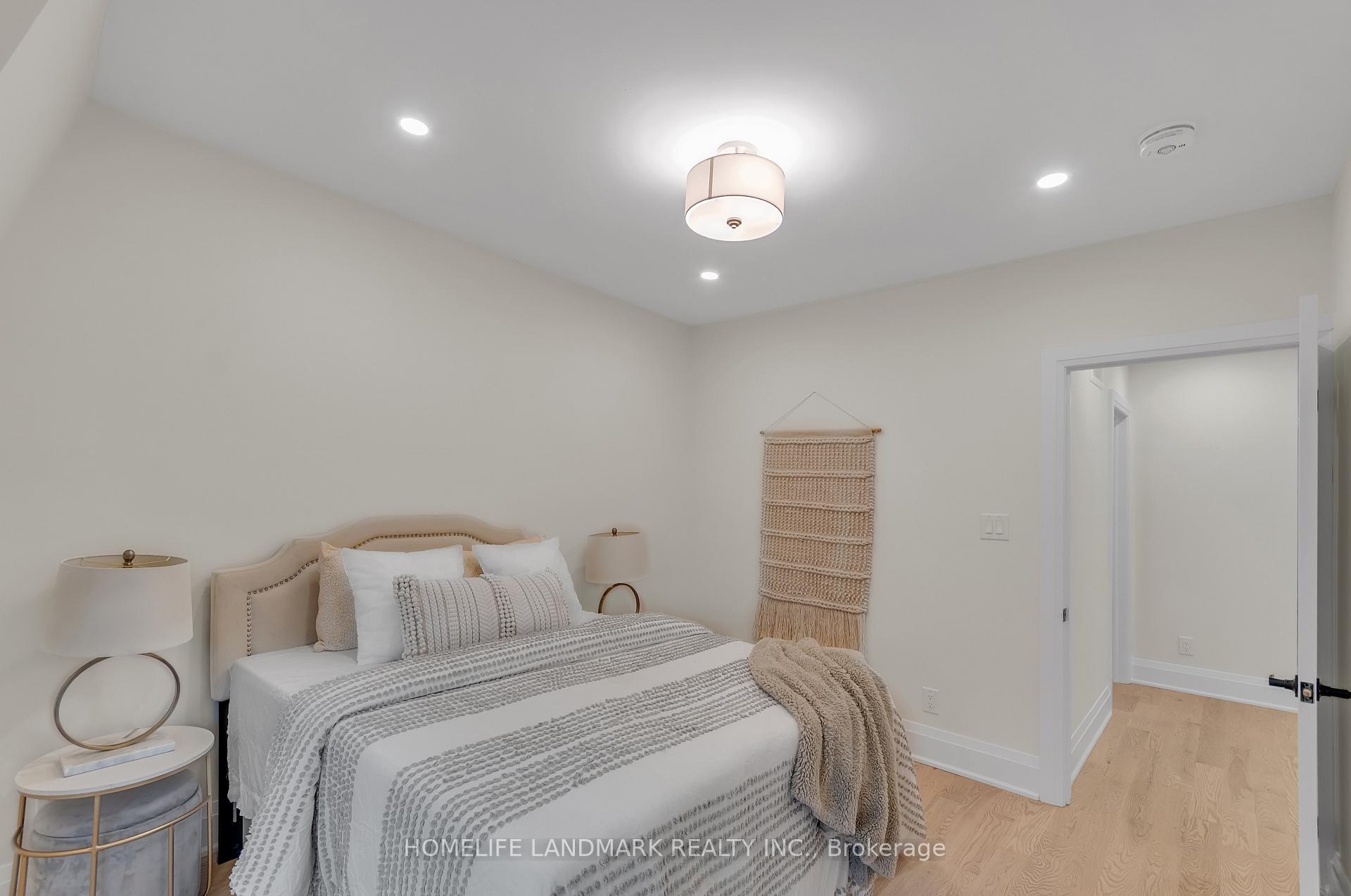 Photo 16 of 26 Queensdale Avenue, Toronto, Danforth Village-East York — HOMEH
