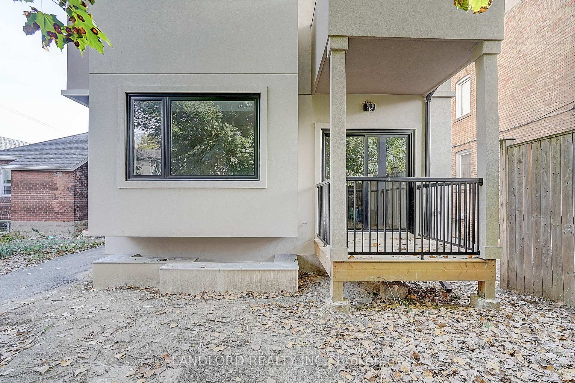 Photo 8 of Unit Unit 4, 1344 Pape Avenue, Toronto, Broadview North — HOMEH