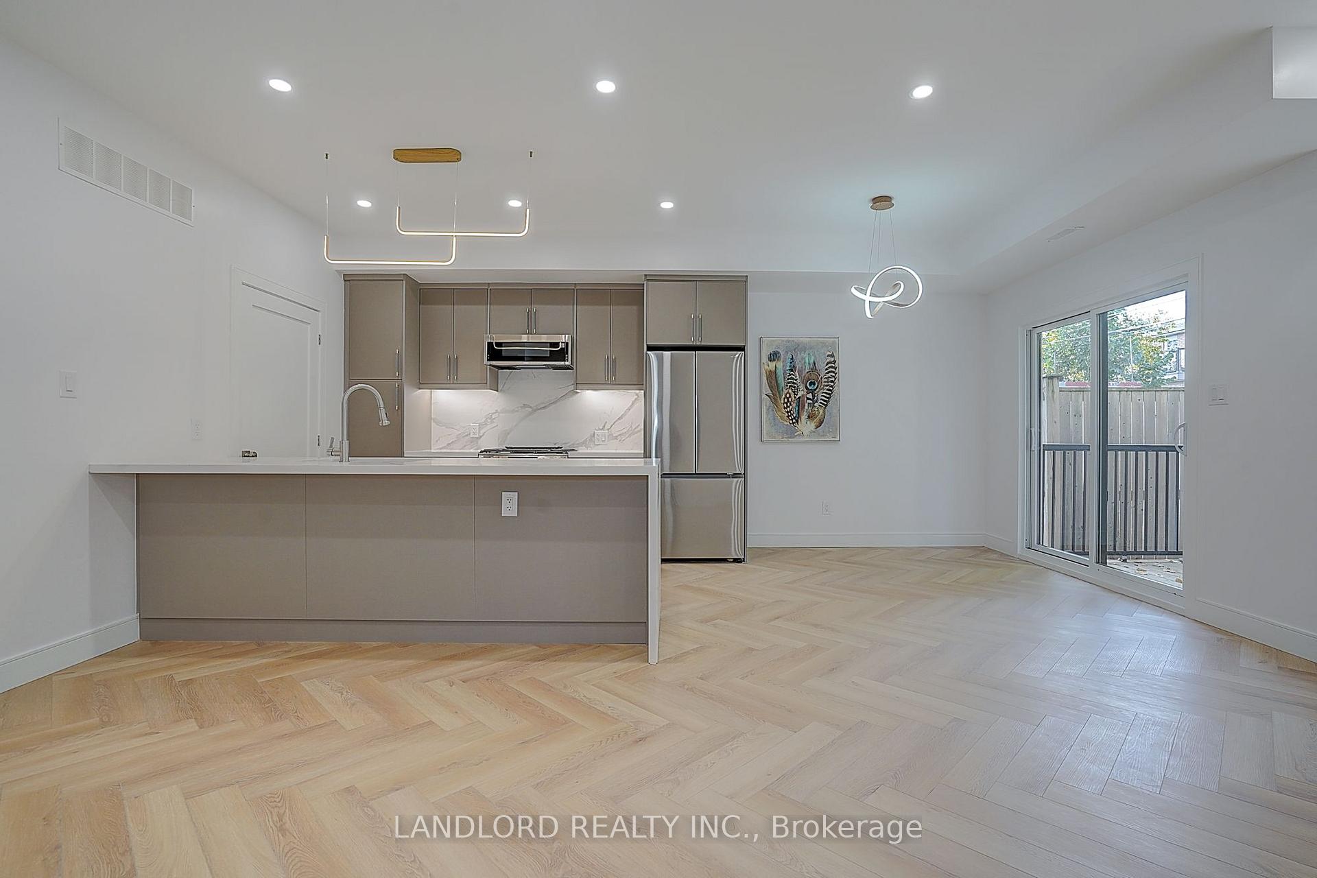 Photo 13 of Unit Unit 4, 1344 Pape Avenue, Toronto, Broadview North — HOMEH
