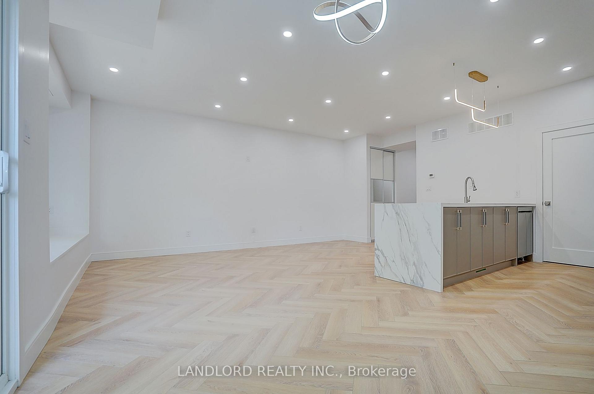 Photo 19 of Unit Unit 4, 1344 Pape Avenue, Toronto, Broadview North — HOMEH