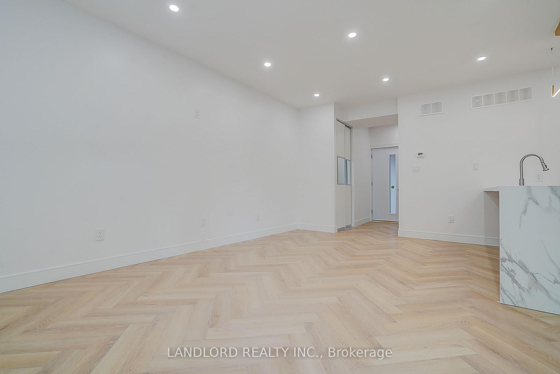Photo 20 of Unit Unit 4, 1344 Pape Avenue, Toronto, Broadview North — HOMEH