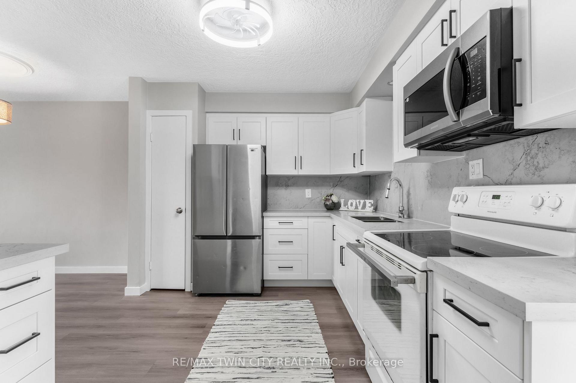 Photo 7 of 104 Ralgreen Crescent, Kitchener, Victoria Hills — HOMEH
