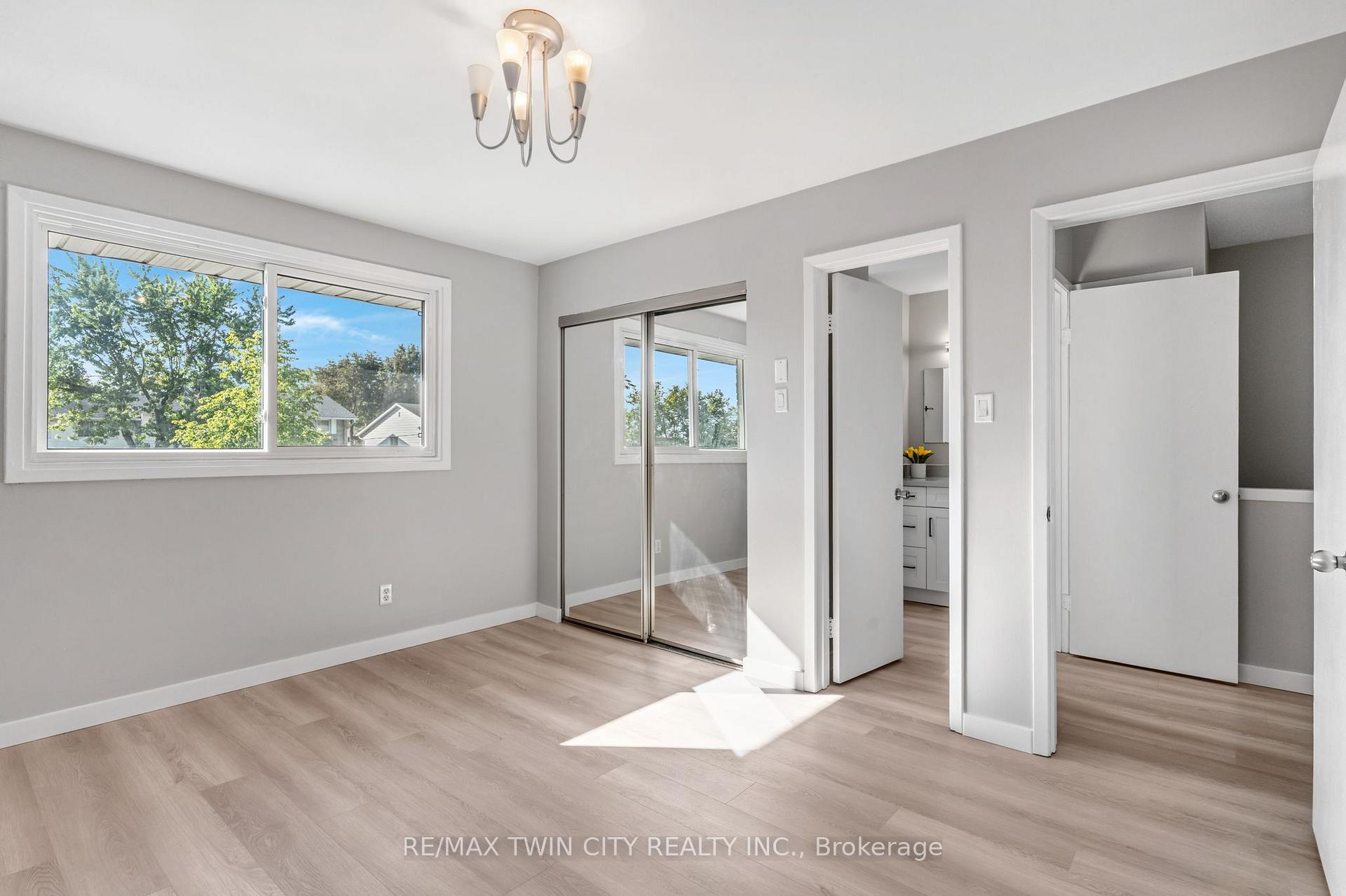 Photo 17 of 104 Ralgreen Crescent, Kitchener, Victoria Hills — HOMEH