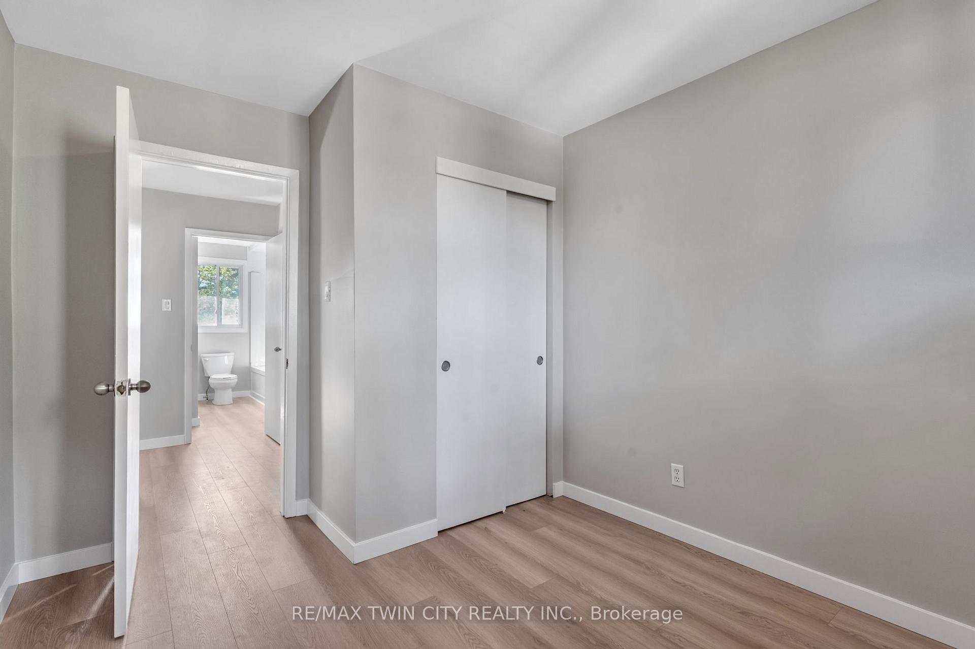 Photo 20 of 104 Ralgreen Crescent, Kitchener, Victoria Hills — HOMEH