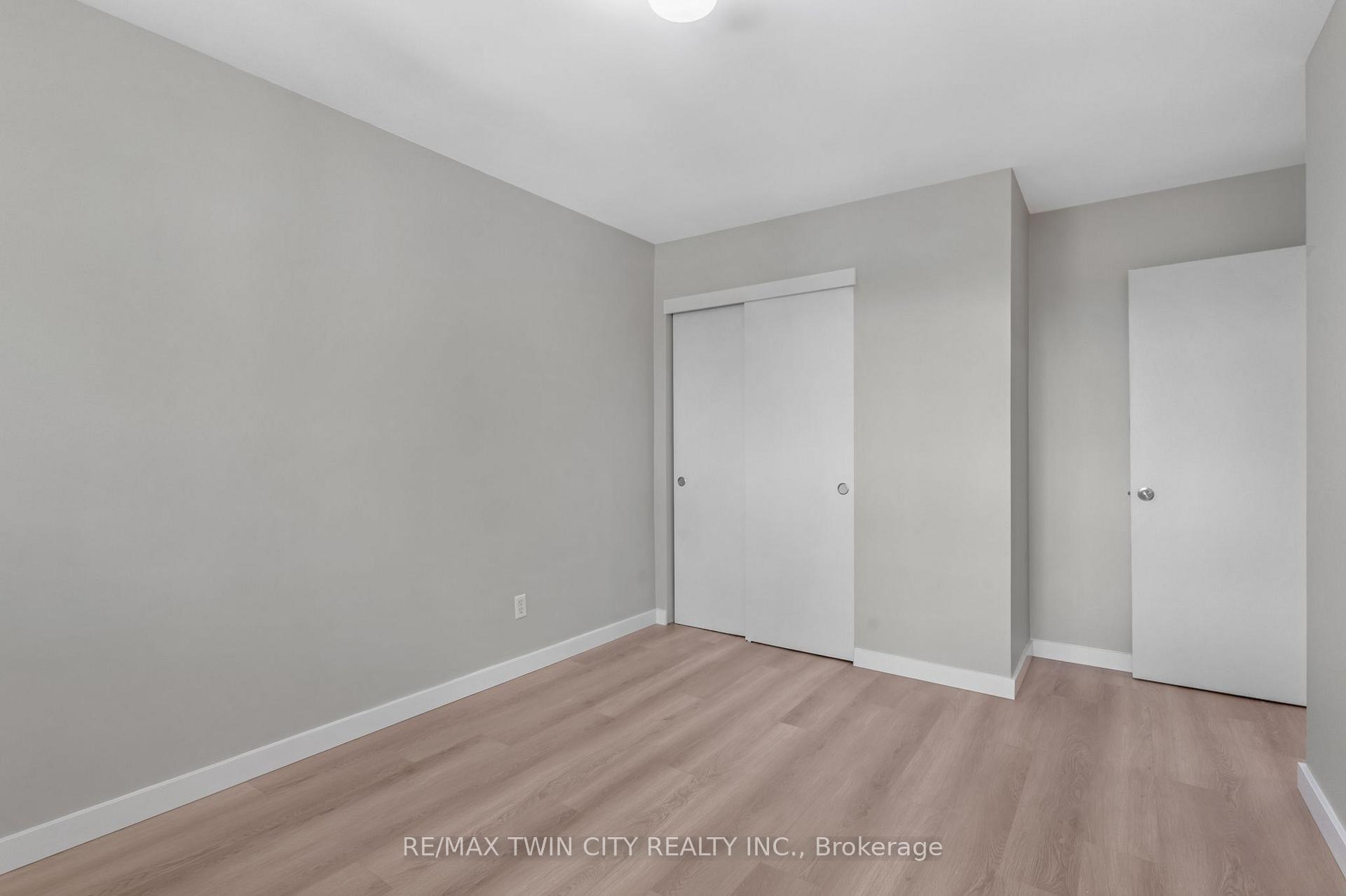 Photo 23 of 104 Ralgreen Crescent, Kitchener, Victoria Hills — HOMEH