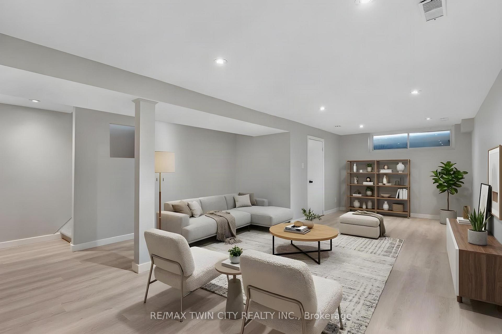 Photo 24 of 104 Ralgreen Crescent, Kitchener, Victoria Hills — HOMEH