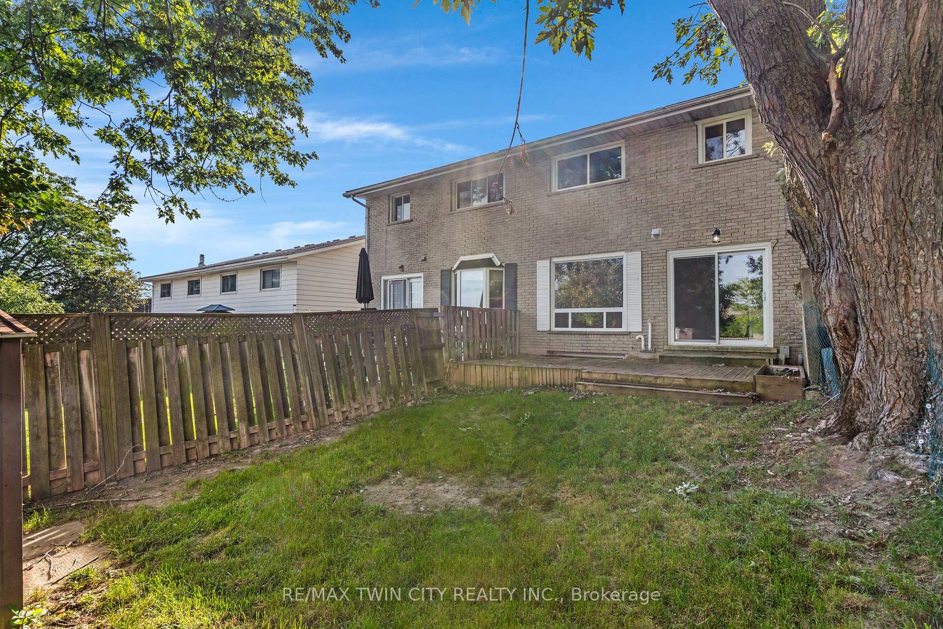 Photo 33 of 104 Ralgreen Crescent, Kitchener, Victoria Hills — HOMEH