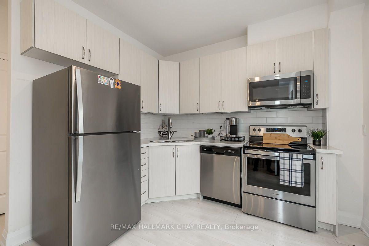 Photo 17 of 199 Ardagh Road, Barrie, Ardagh — HOMEH
